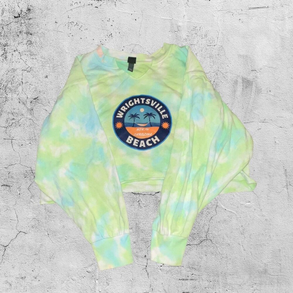 Pastel tie-dye cropped beach graphic sweatshirt.